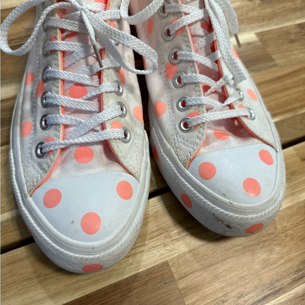 Women’s converse 10.5 - Picture 2 of 5